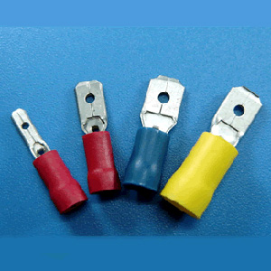 Male Disconnectors-Vinyl Insulated 